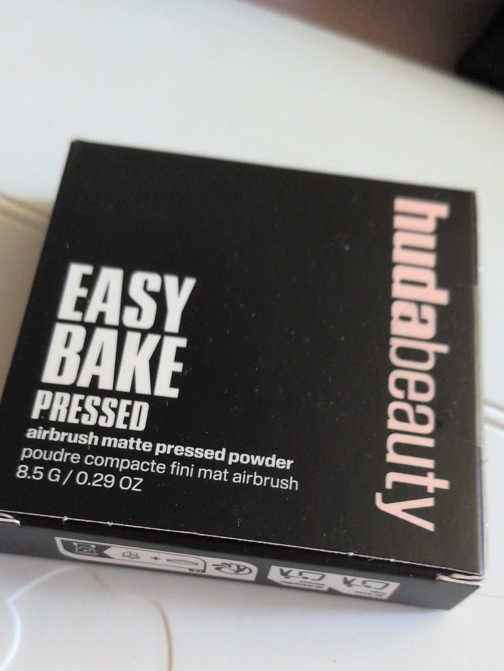 Huda Beauty Easy Bake Pressed Powder - Cherry Blossom